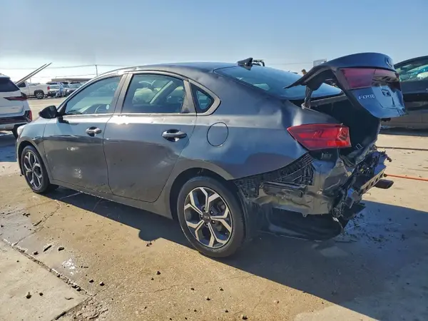 3KPF24AD6LE212927 2020 KIA FORTE - Image 2