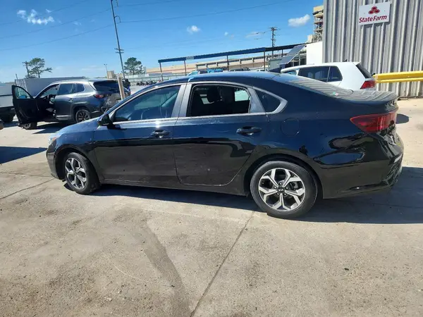 3KPF24AD6LE213821 2020 KIA FORTE - Image 2