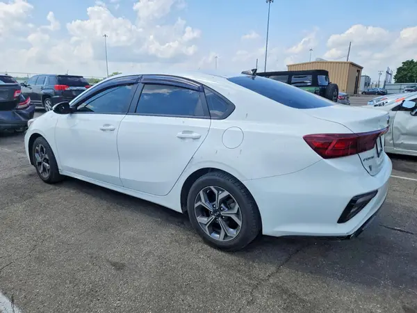 3KPF24AD6LE261285 2020 KIA FORTE - Image 2