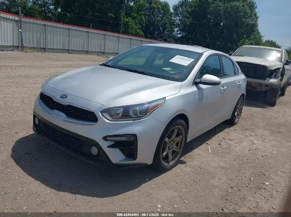 3KPF24AD6LE261884 2020 KIA FORTE - Image 2