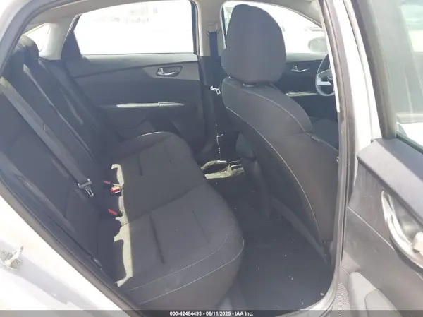 3KPF24AD6LE261884 2020 KIA FORTE - Image 8