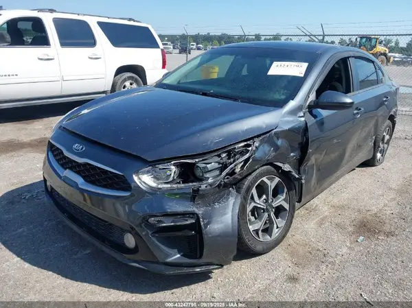 3KPF24AD6ME265211 2021 KIA FORTE - Image 2