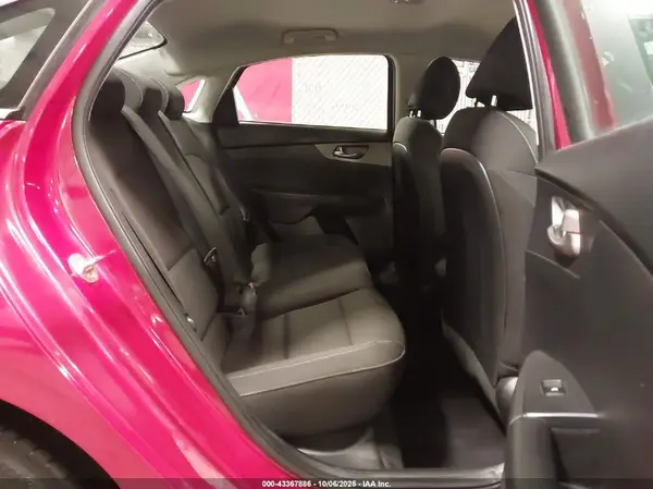 3KPF24AD6ME266892 2021 KIA FORTE - Image 8