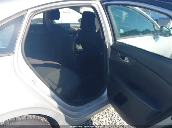 3KPF24AD6ME268044 2021 KIA FORTE - Image 8