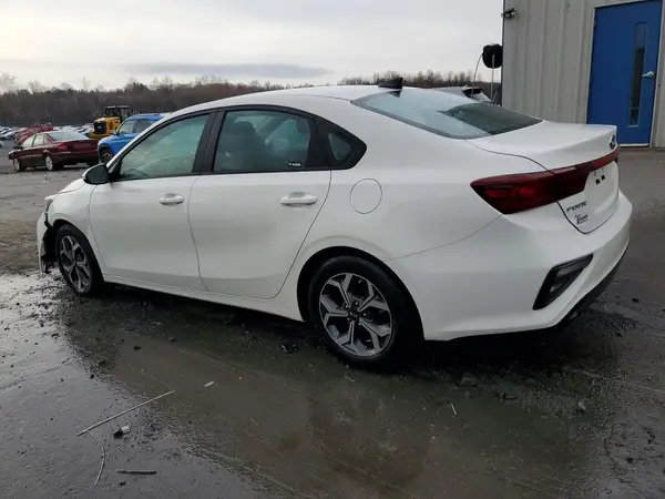 3KPF24AD6ME268464 2021 KIA FORTE - Image 2