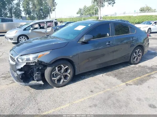 3KPF24AD6ME272062 2021 KIA FORTE - Image 2