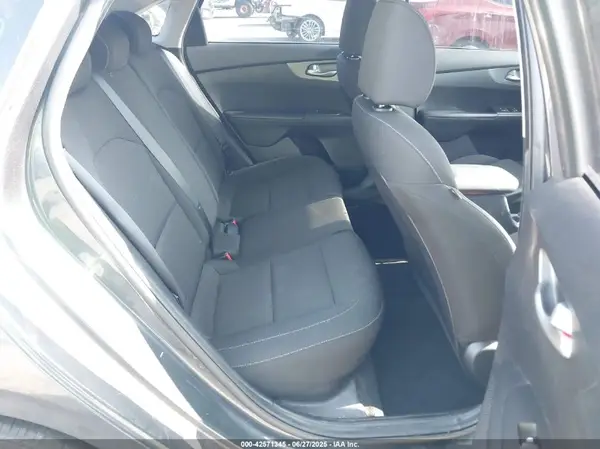 3KPF24AD6ME272062 2021 KIA FORTE - Image 8