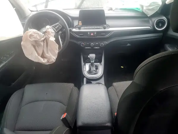 3KPF24AD6ME273082 2021 KIA FORTE - Image 8