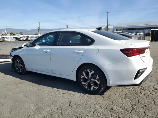 3KPF24AD6ME275673 2021 KIA FORTE - Image 2