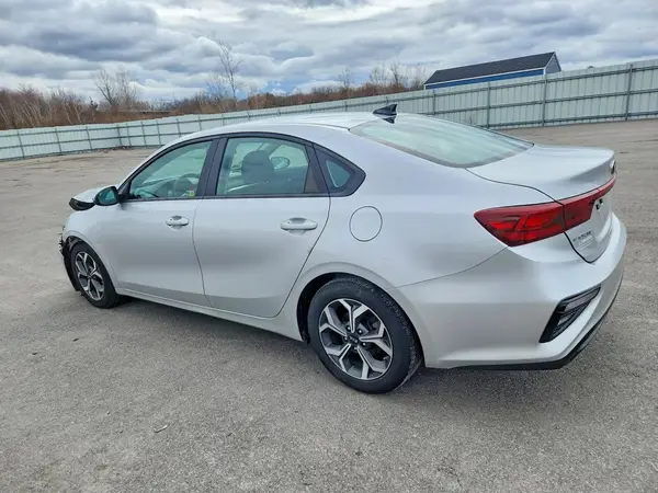 3KPF24AD6ME280257 2021 KIA FORTE - Image 2