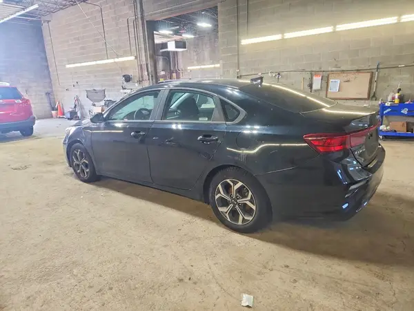 3KPF24AD6ME284387 2021 KIA FORTE - Image 2