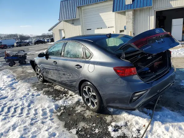 3KPF24AD6ME284924 2021 KIA FORTE - Image 2