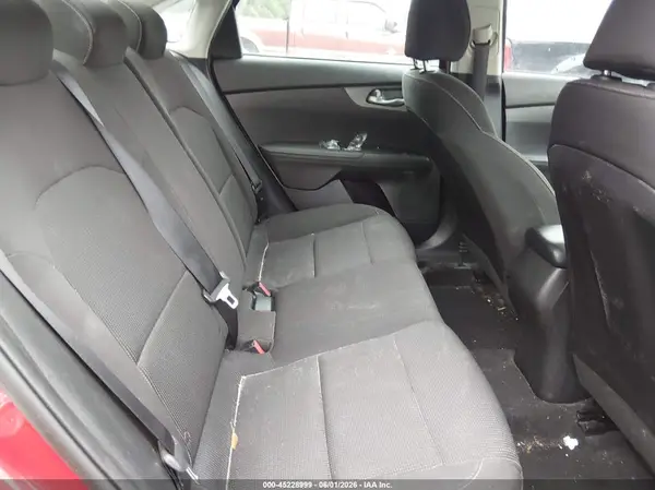 3KPF24AD6ME285586 2021 KIA FORTE - Image 8