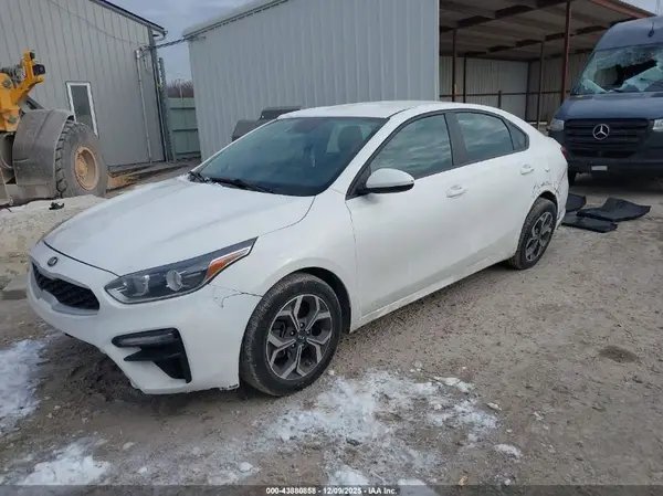 3KPF24AD6ME287614 2021 KIA FORTE - Image 2