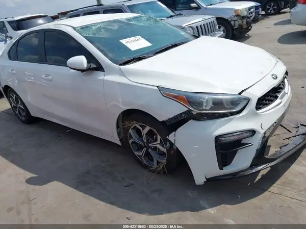 3KPF24AD6ME288942 2021 KIA FORTE - Image 1