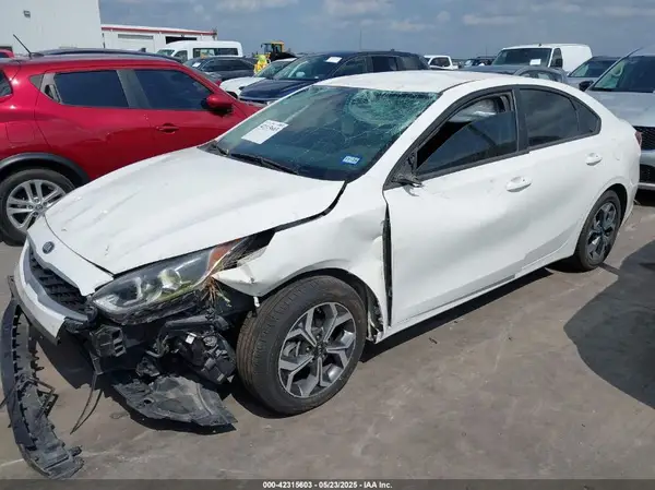 3KPF24AD6ME288942 2021 KIA FORTE - Image 2