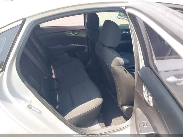 3KPF24AD6ME290464 2021 KIA FORTE - Image 8