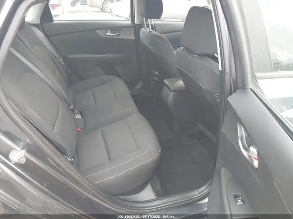 3KPF24AD6ME300961 2021 KIA FORTE - Image 8