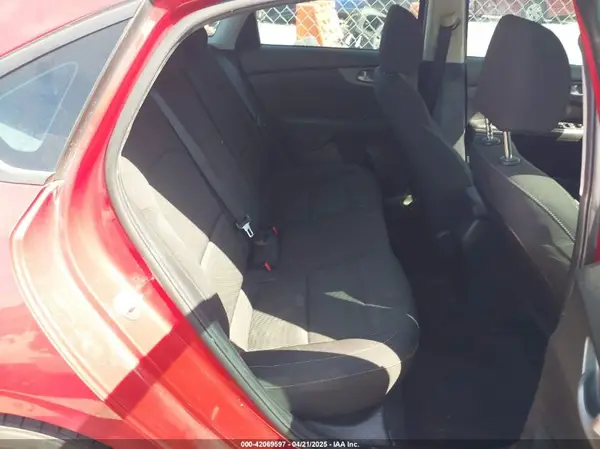 3KPF24AD6ME303472 2021 KIA FORTE - Image 8