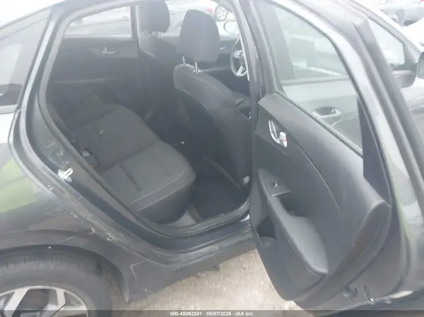 3KPF24AD6ME304654 2021 KIA FORTE - Image 8