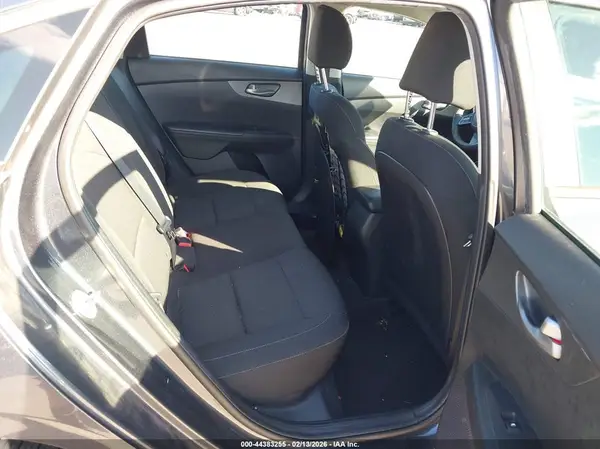 3KPF24AD6ME305240 2021 KIA FORTE - Image 8