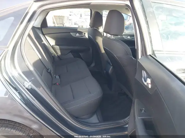 3KPF24AD6ME313595 2021 KIA FORTE - Image 8