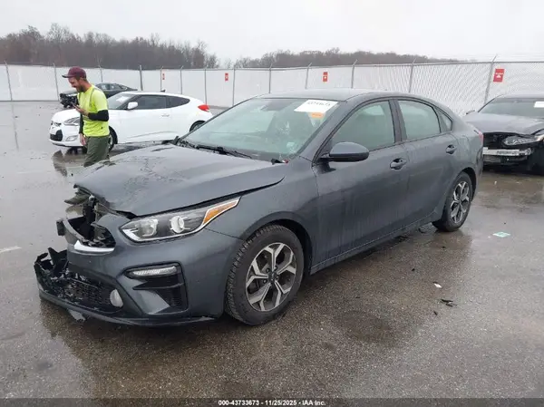 3KPF24AD6ME316903 2021 KIA FORTE - Image 2