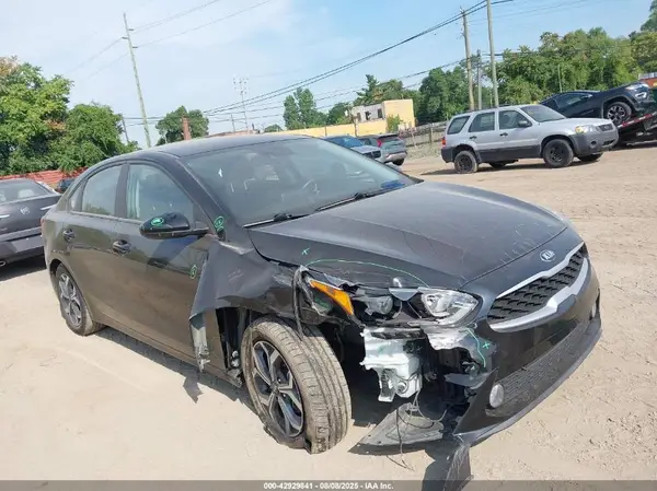 3KPF24AD6ME317419 2021 KIA FORTE - Image 1