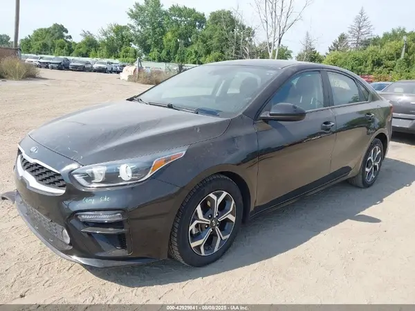 3KPF24AD6ME317419 2021 KIA FORTE - Image 2