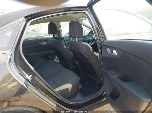 3KPF24AD6ME317419 2021 KIA FORTE - Image 8
