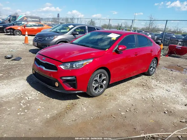 3KPF24AD6ME318313 2021 KIA FORTE - Image 2