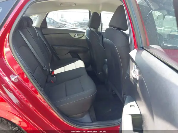 3KPF24AD6ME318313 2021 KIA FORTE - Image 8