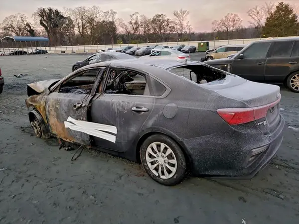 3KPF24AD6ME323141 2021 KIA FORTE - Image 2