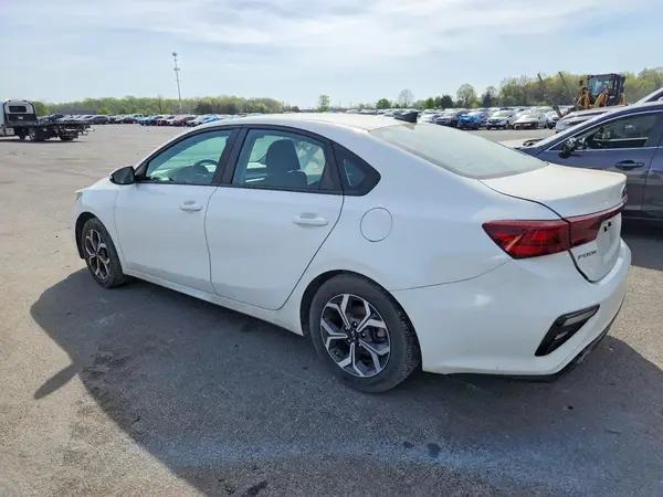 3KPF24AD6ME325827 2021 KIA FORTE - Image 2