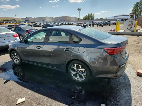 3KPF24AD6ME327495 2021 KIA FORTE - Image 2