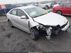 3KPF24AD6ME327755 2021 KIA FORTE