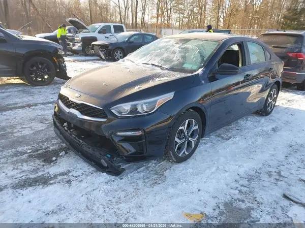 3KPF24AD6ME333281 2021 KIA FORTE - Image 2