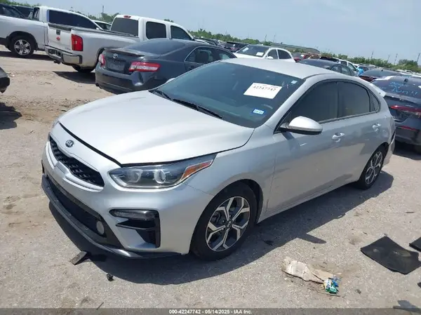 3KPF24AD6ME333779 2021 KIA FORTE - Image 2