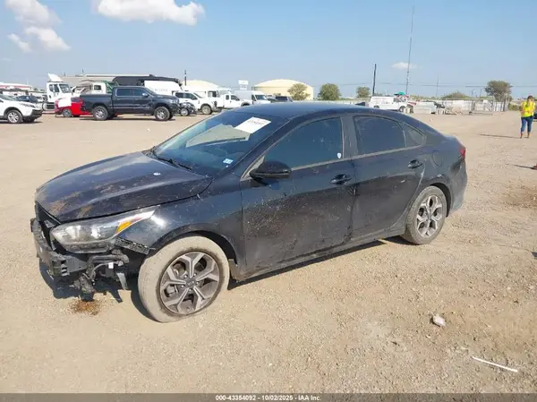 3KPF24AD6ME338092 2021 KIA FORTE - Image 2