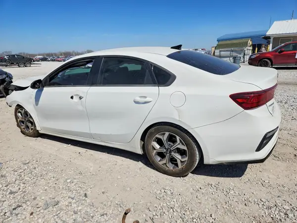 3KPF24AD6ME352932 2021 KIA FORTE - Image 2