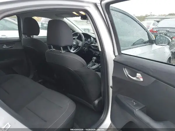 3KPF24AD6ME356303 2021 KIA FORTE - Image 8