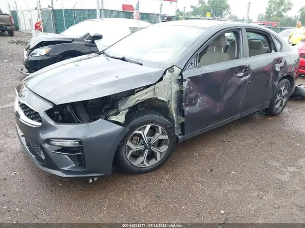 3KPF24AD6ME356768 2021 KIA FORTE - Image 2