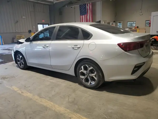 3KPF24AD6ME370573 2021 KIA FORTE - Image 2