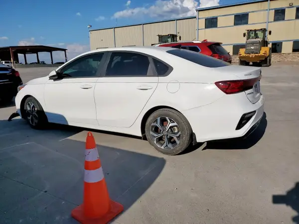 3KPF24AD6ME383159 2021 KIA FORTE - Image 2