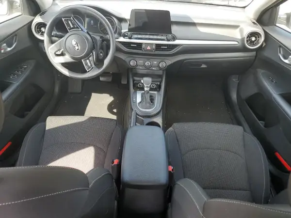 3KPF24AD6ME386658 2021 KIA FORTE - Image 8