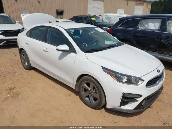 3KPF24AD6ME389785 2021 KIA FORTE - Image 1