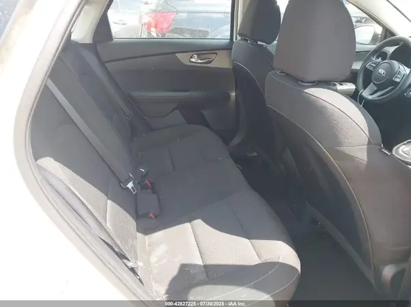 3KPF24AD6ME389785 2021 KIA FORTE - Image 8