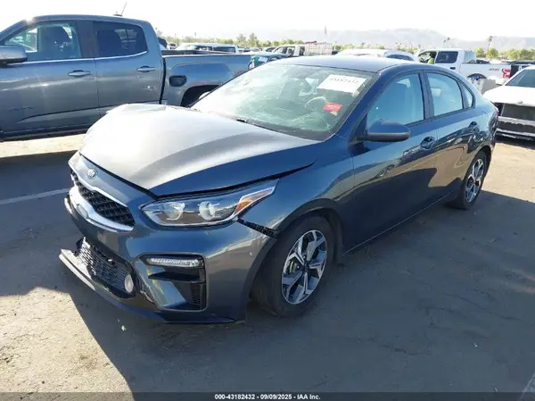 3KPF24AD6ME401272 2021 KIA FORTE - Image 2