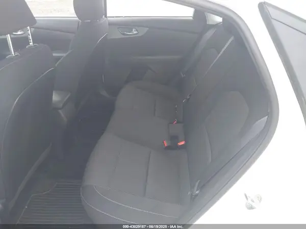 3KPF24AD6ME401336 2021 KIA FORTE - Image 8