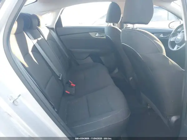 3KPF24AD6ME407315 2021 KIA FORTE - Image 8